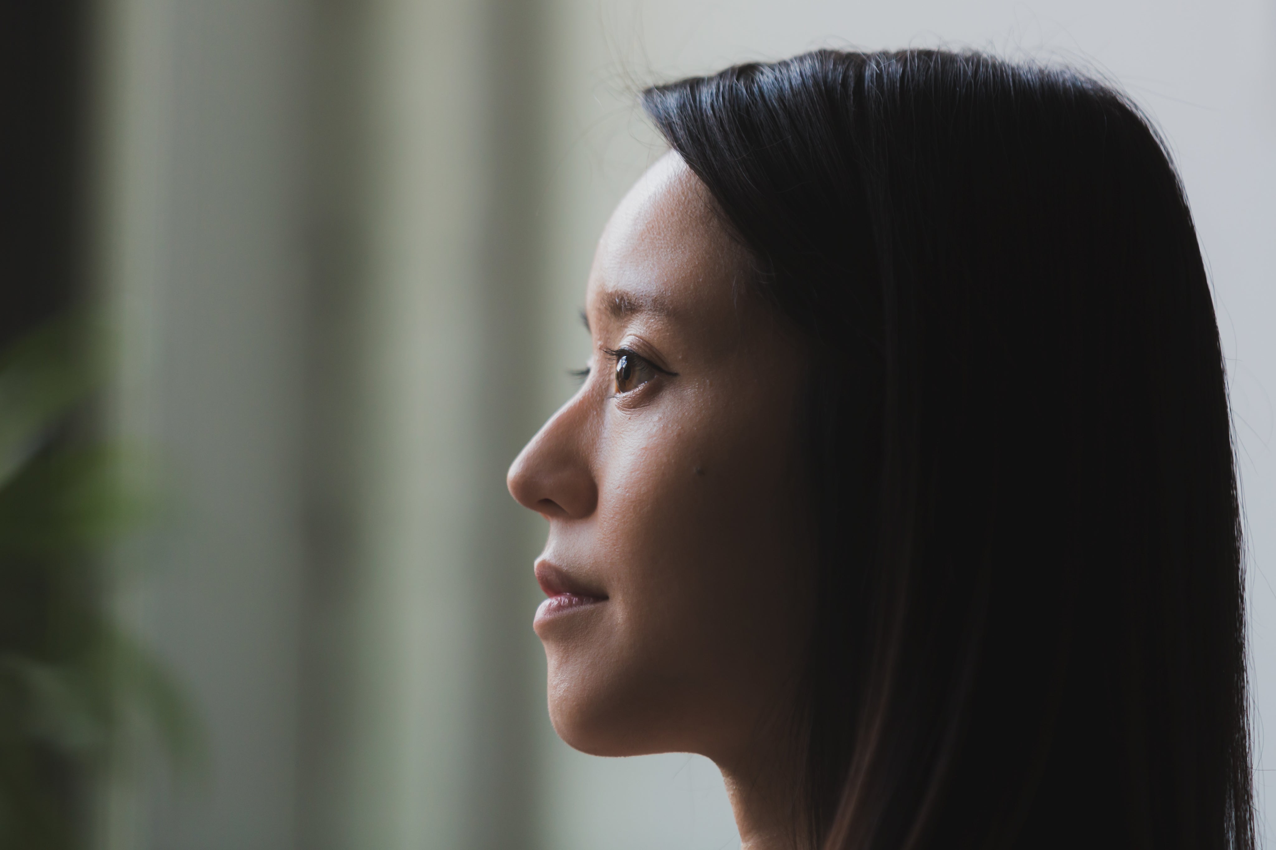 files/woman-looking-in-natural-light.jpg
